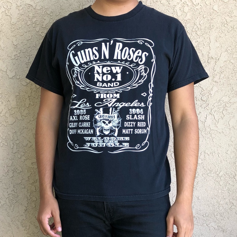 BLACK GUNS N ROSES 🌹 T-SHIRT